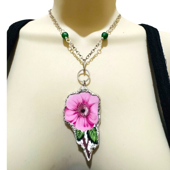 Old Country Rose Broken China Pendant and Green Aventurine Beaded Necklace - Picture 6 of 16